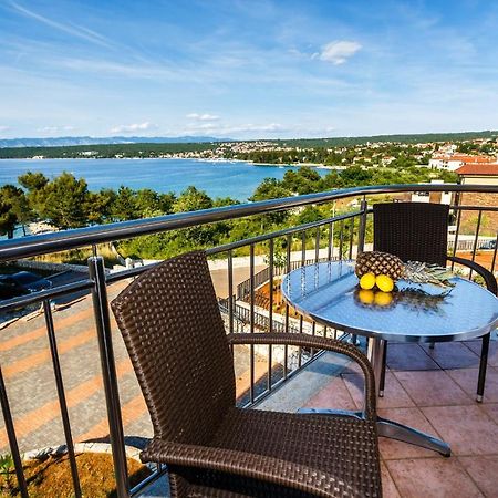 Apartments Mare & Mons Deluxe Малинска Екстериор снимка