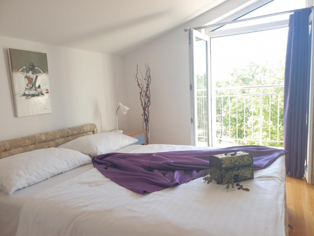 Apartments Mare & Mons Deluxe Малинска Екстериор снимка