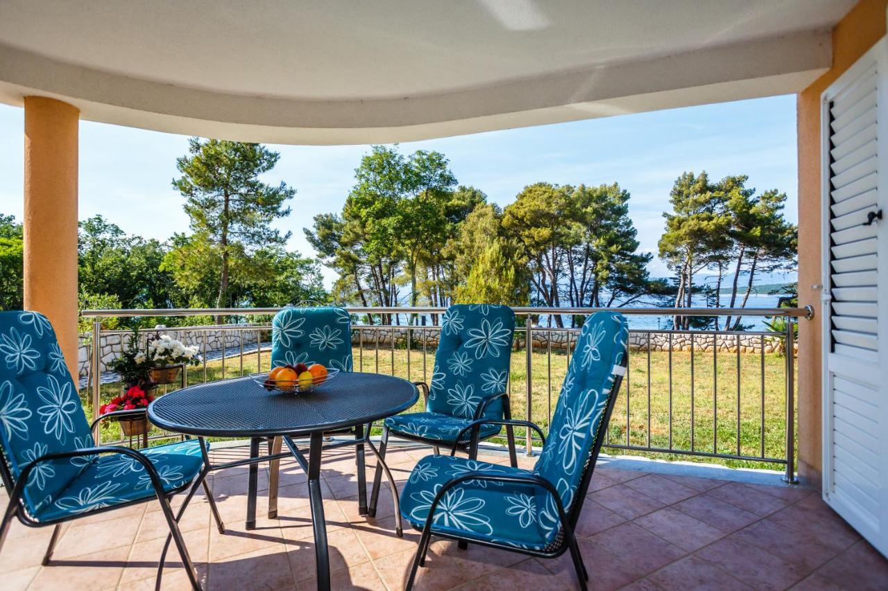 Apartments Mare & Mons Deluxe Малинска Екстериор снимка