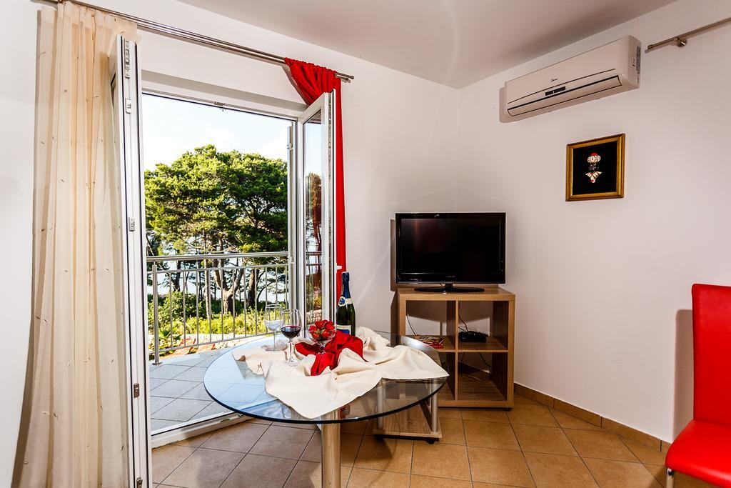 Apartments Mare & Mons Deluxe Малинска Екстериор снимка
