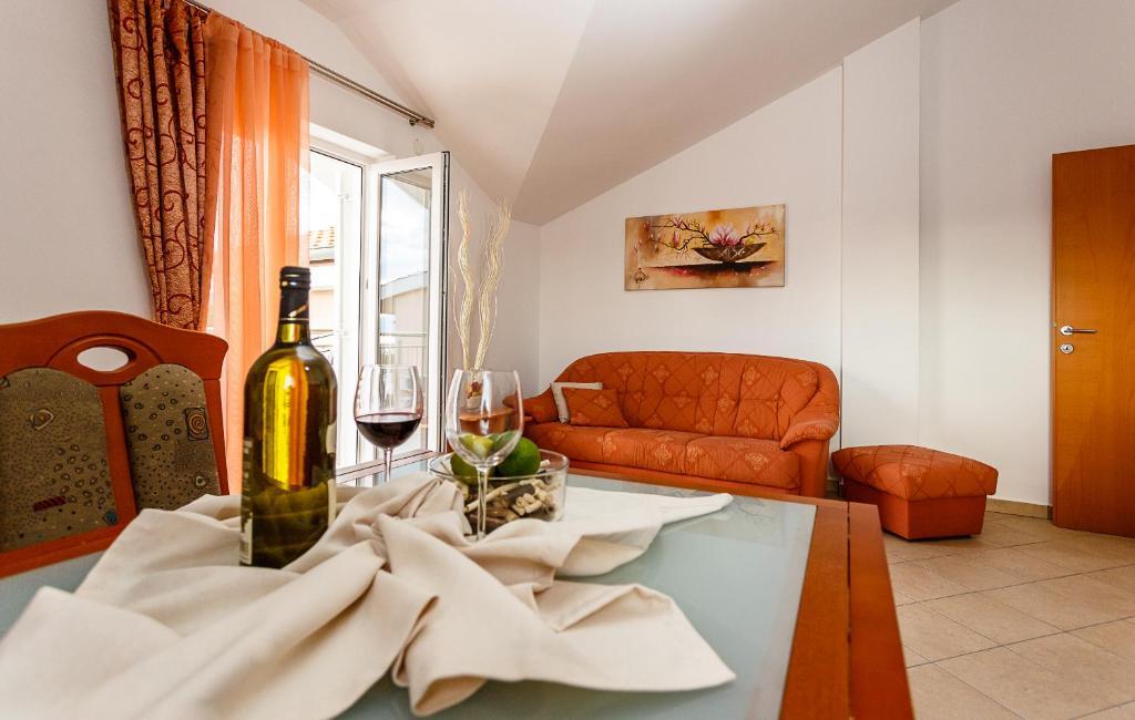 Apartments Mare & Mons Deluxe Малинска Стая снимка