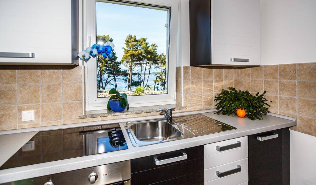 Apartments Mare & Mons Deluxe Малинска Екстериор снимка