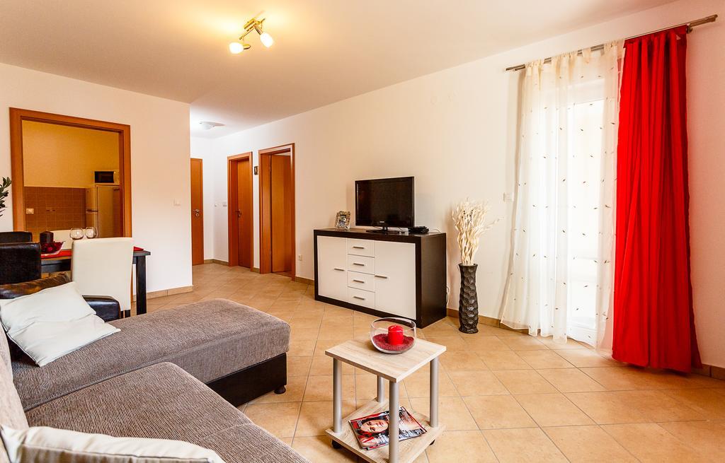 Apartments Mare & Mons Deluxe Малинска Екстериор снимка