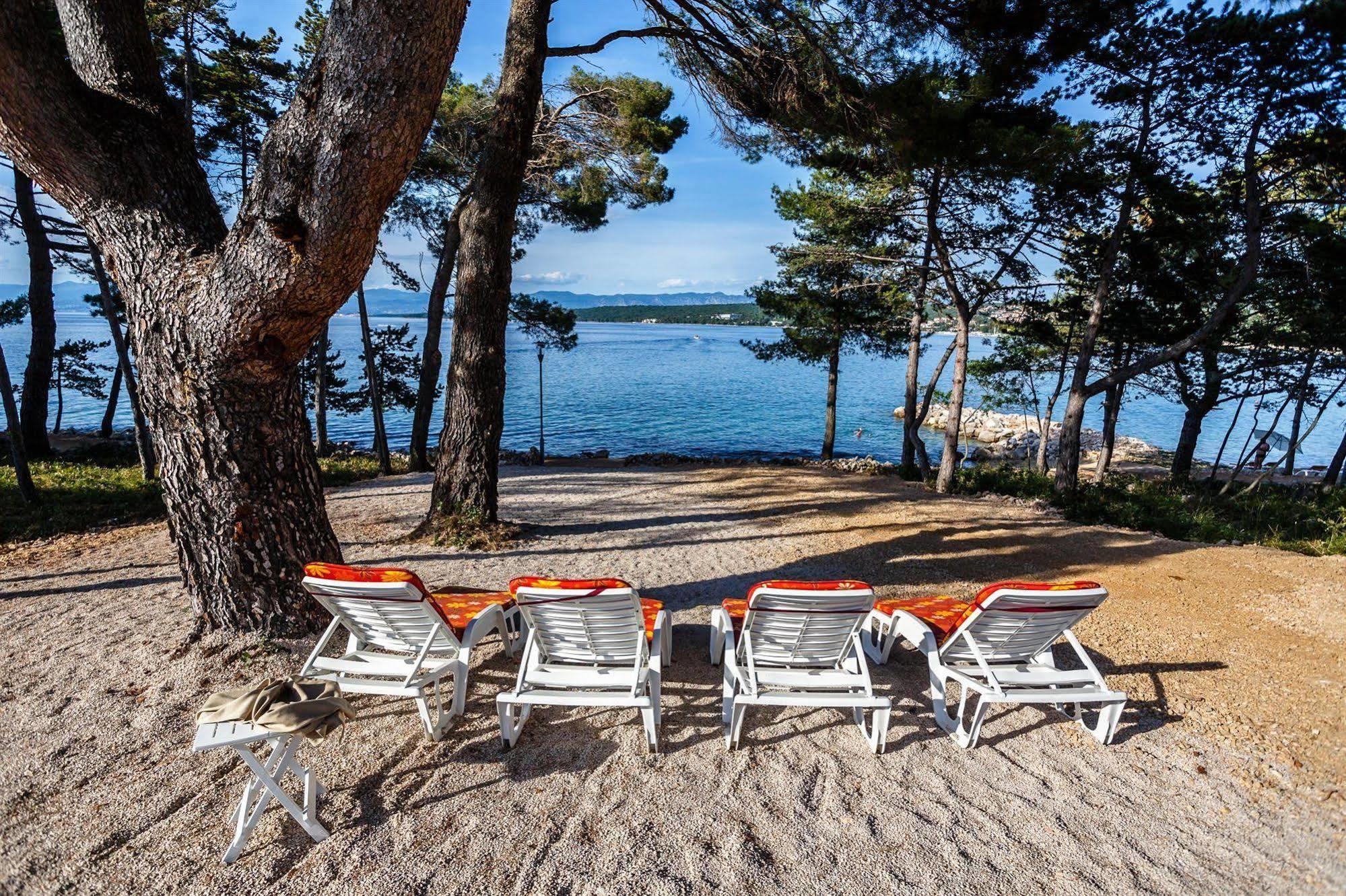 Apartments Mare & Mons Deluxe Малинска Екстериор снимка