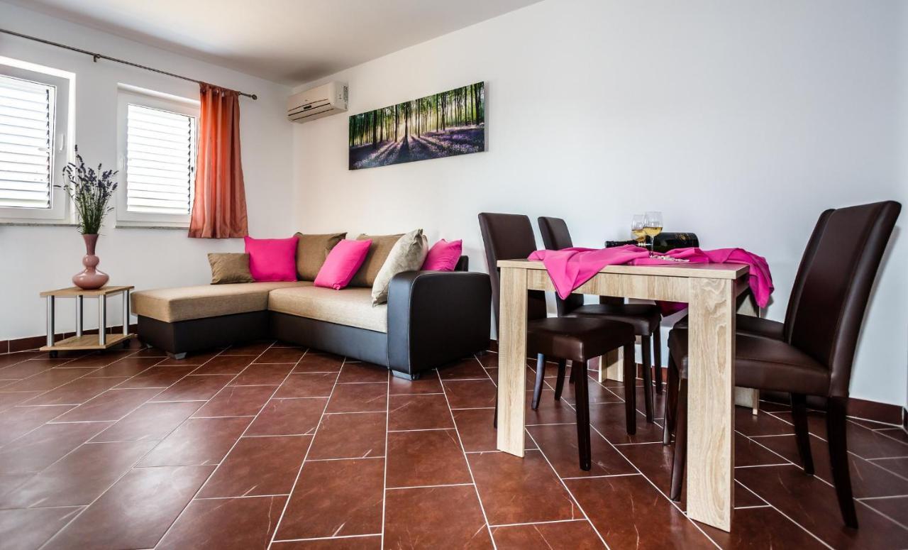 Apartments Mare & Mons Deluxe Малинска Екстериор снимка