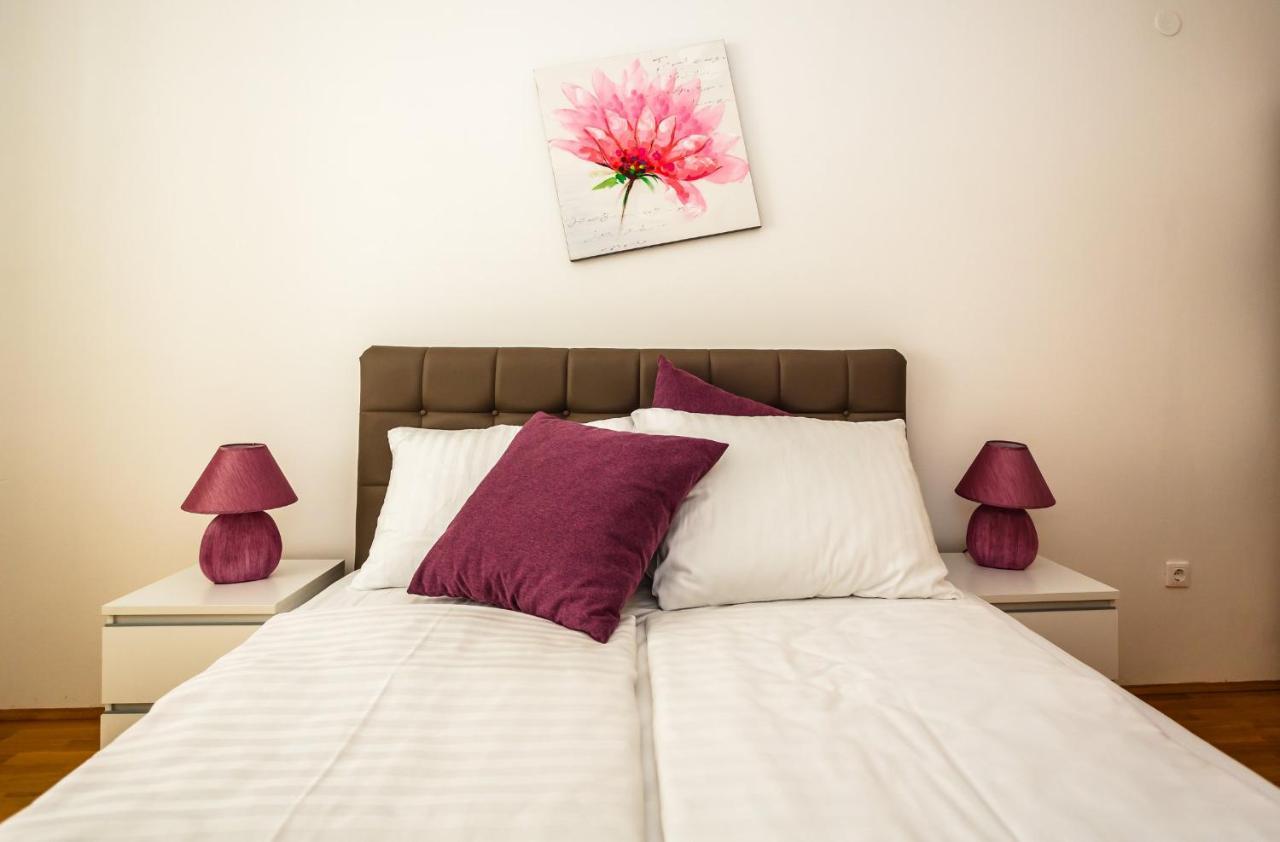 Apartments Mare & Mons Deluxe Малинска Екстериор снимка